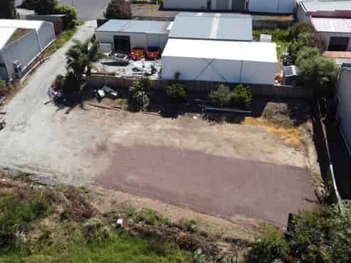 HOLDING INCOME + SUBDIVISION POTENTIAL
