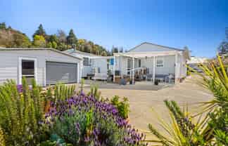 8 Paraekaretu Street, Hunterville