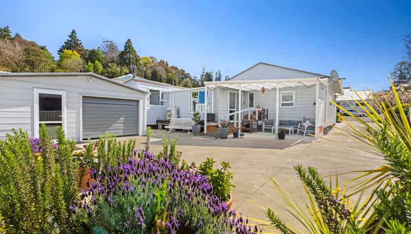 8 Paraekaretu Street, Hunterville