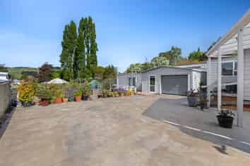 8 Paraekaretu Street, Hunterville