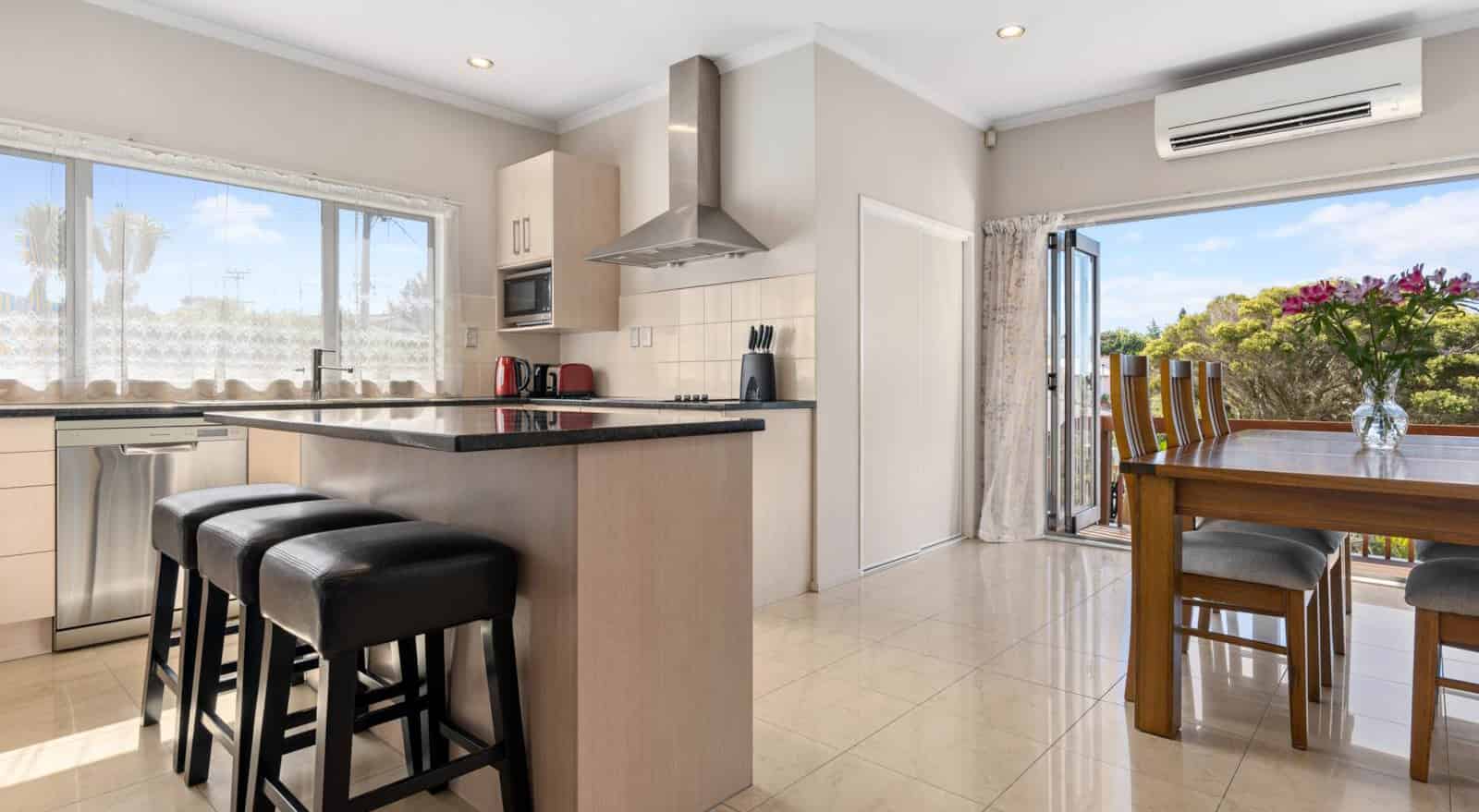 183A Carlisle Road, Browns Bay, North Shore City For Rent