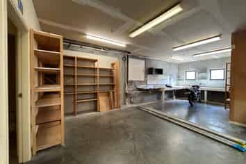 Small Warehouse with Offices