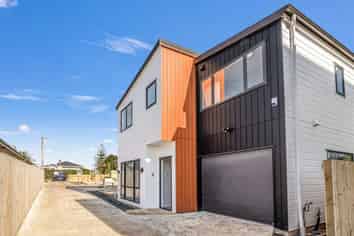 3/7 Kingfisher Place, Favona
