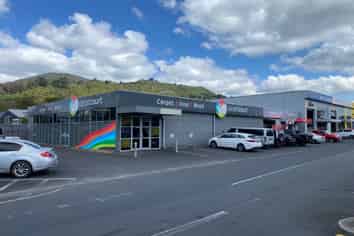 Modern Showroom with Warehouse