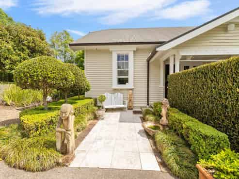 998 Peak Road, Waimauku