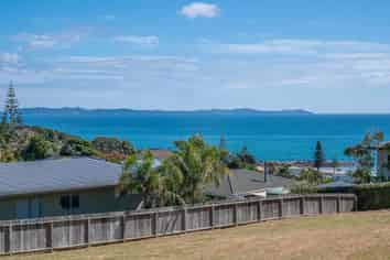 41 Dudley Crescent, Cable Bay