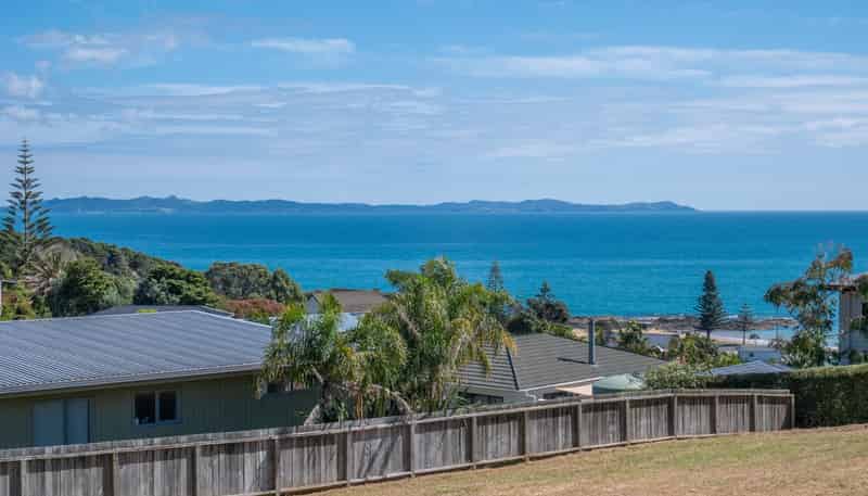 41 Dudley Crescent, Cable Bay
