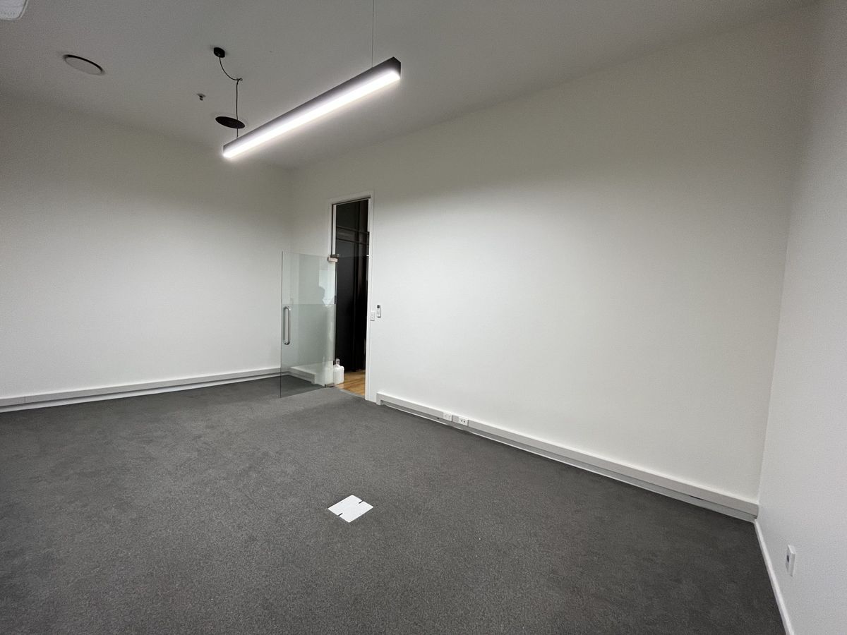 Character office in the Saatchi & Saatchi Building - Więcej