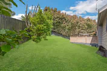 26 Orinda Close, Botany Downs