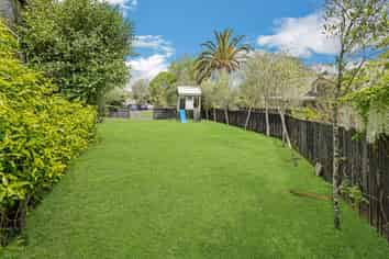 26 Orinda Close, Botany Downs