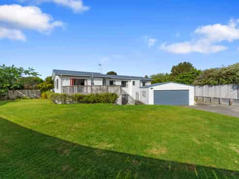 2 Makora Road, Otaihanga