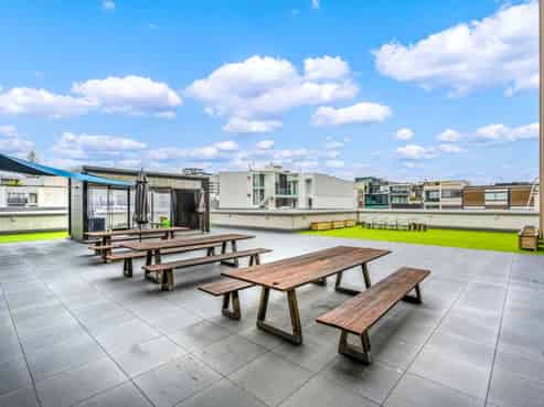 PONSONBY OFFICE WITH LARGE BALCONY

