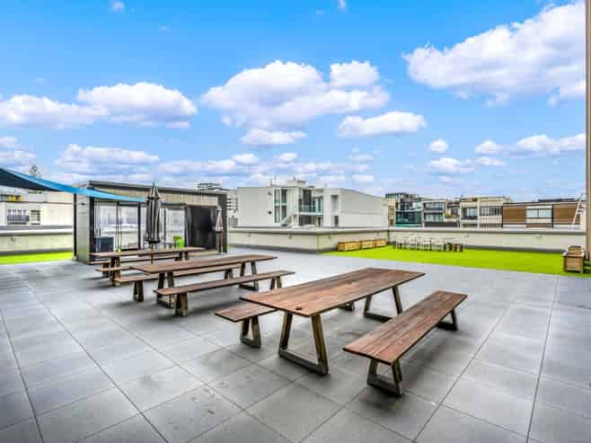 PONSONBY OFFICE WITH LARGE BALCONY
