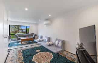 15c Sealord Place, Manurewa East