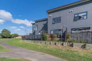 15c Sealord Place, Manurewa East