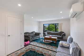 15c Sealord Place, Manurewa East