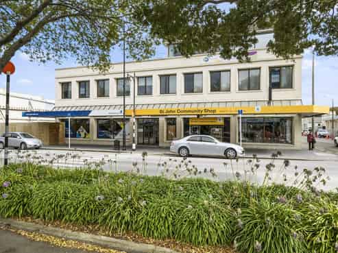 Tidy Mid-Sized Office Space for Lease