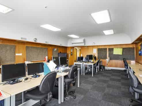 Tidy Mid-Sized Office Space for Lease