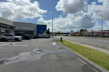 High Profile Showroom - office - workshop