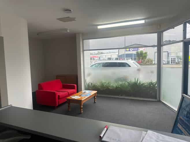 High Profile Showroom - office - workshop