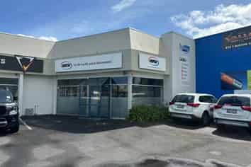 High Profile Showroom - office - workshop