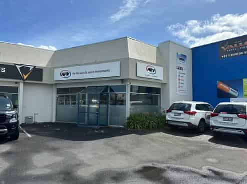 High Profile Showroom - office - workshop