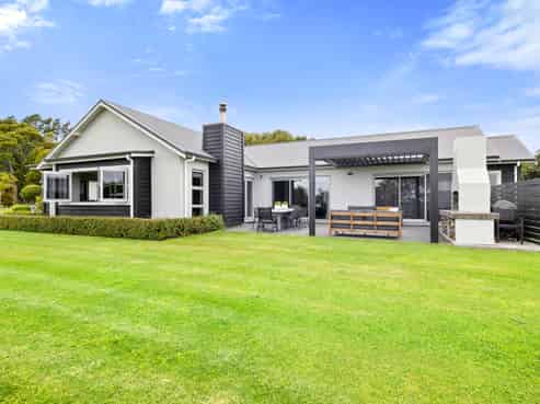 553 Mangorei Road, Egmont Village