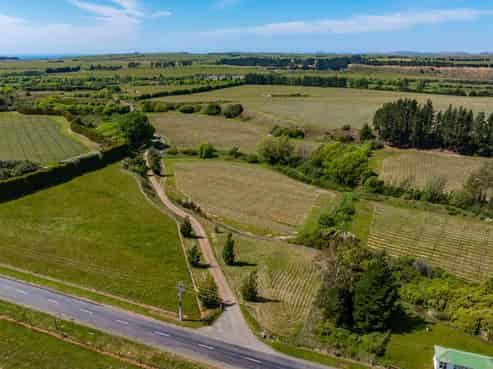 1681 Redwood Pass Road, Lower Dashwood