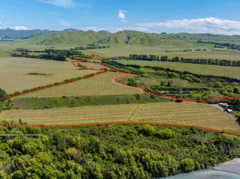 1681 Redwood Pass Road, Lower Dashwood