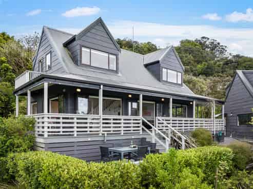 17 Young Street, Mahurangi East
