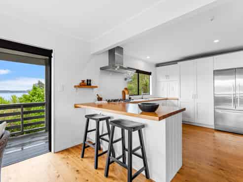 17 Young Street, Mahurangi East