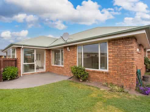 15 Ashmore Lane, Strowan