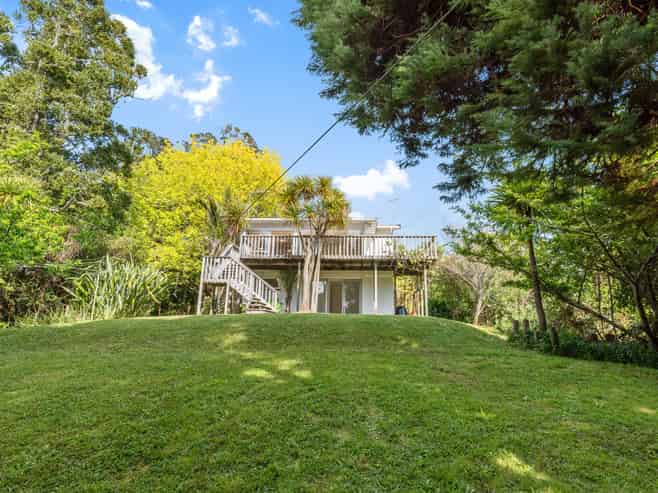2/161 Hinemoa Street, Birkenhead