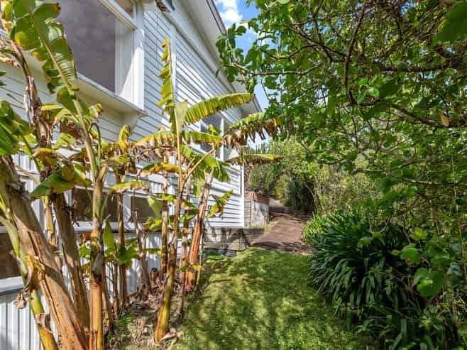 2/161 Hinemoa Street, Birkenhead