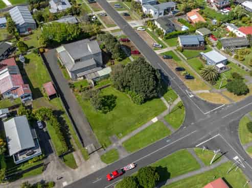 17 James Street , Raglan