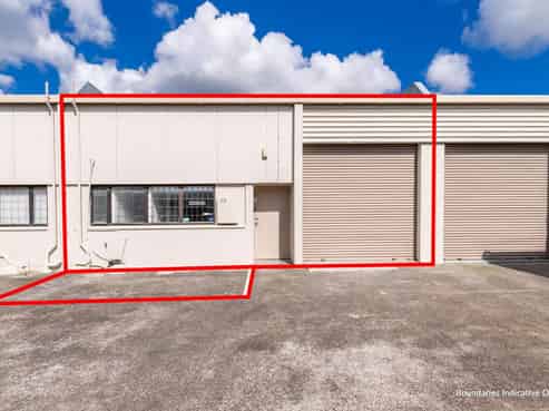 WAREHOUSE WITH FULL AMENITIES
