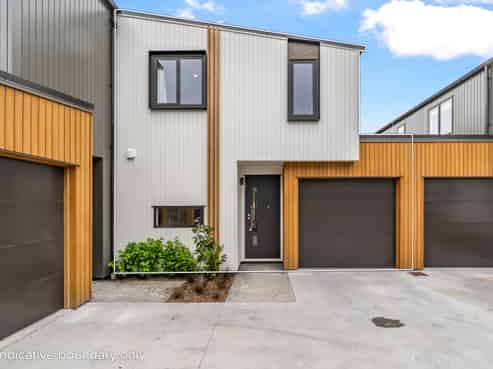 9/323 Riverside Drive, Waterloo