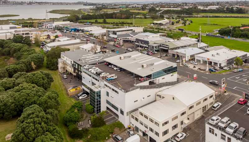 34 Barrys Point Road, Takapuna