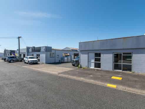 Versatile industrial property with potential