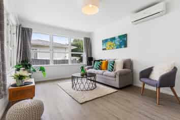 10 Williams Crescent, Otara