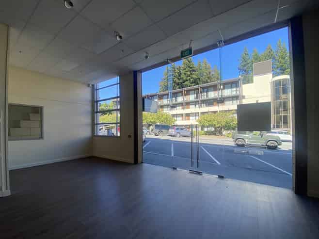 High Stud, Big Frontage - Queenstown CBD