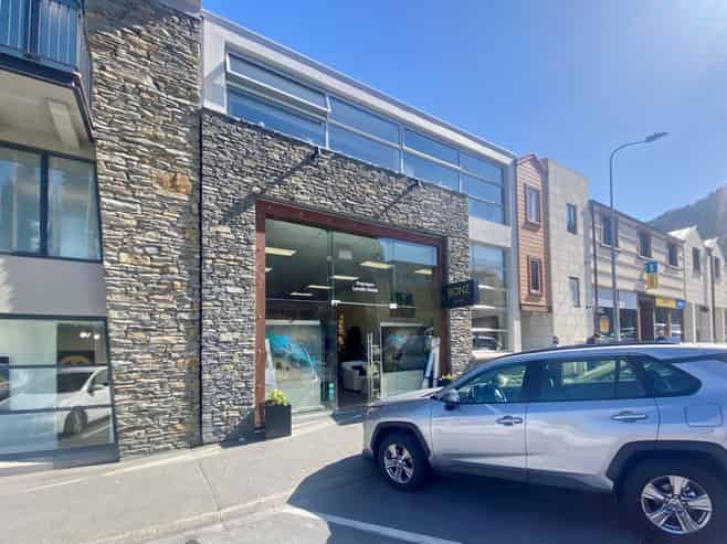 High Stud, Big Frontage - Queenstown CBD