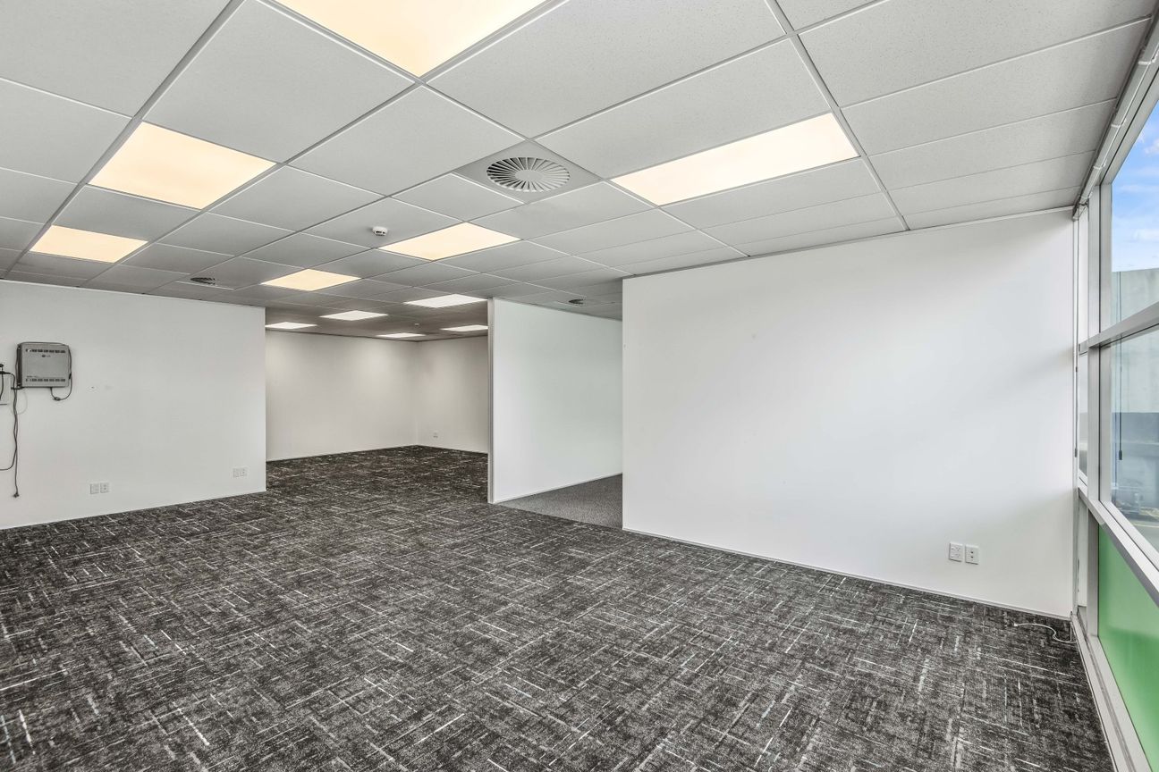 Make an offer - Albany office with warehouse - Mehr