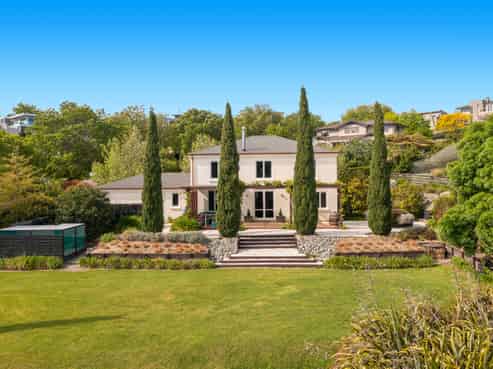 4 Lake View Place, Fairhall