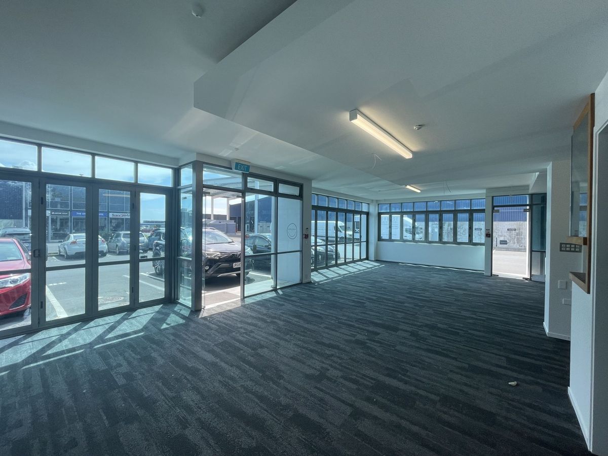 Ground Floor Multi-Use Unit with Carparks - Ansicht 5