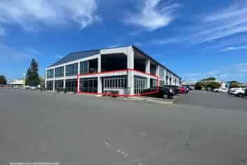 Ground Floor Multi-Use Unit with Carparks