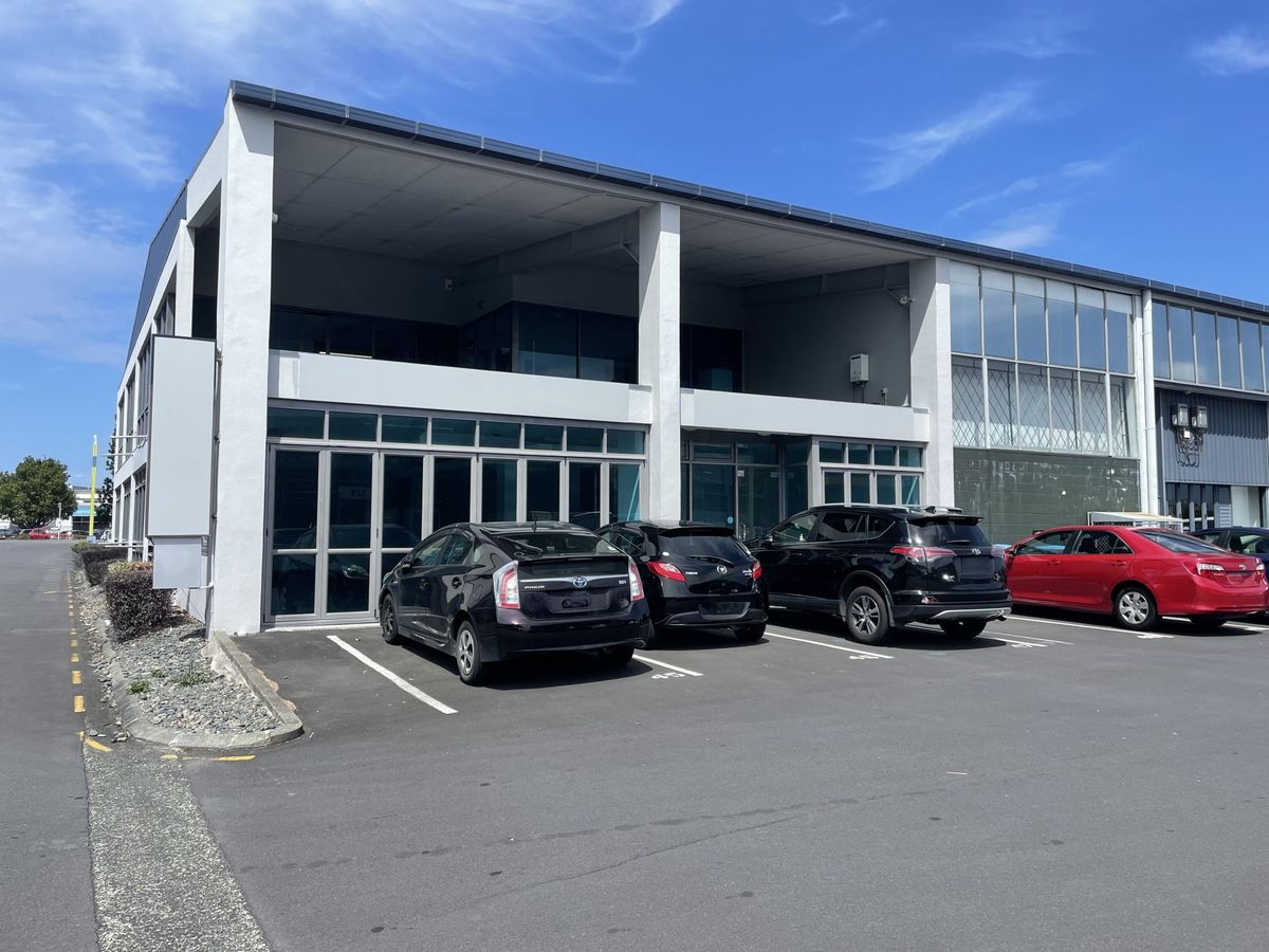 Ground Floor Multi-Use Unit with Carparks - Ansicht 2