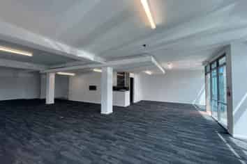 Ground Floor Multi-Use Unit with Carparks