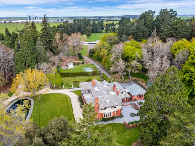 3979 West Coast Road, Darfield