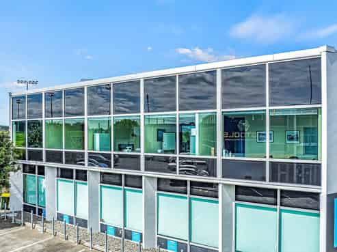 Outstanding Albany office with superb profile